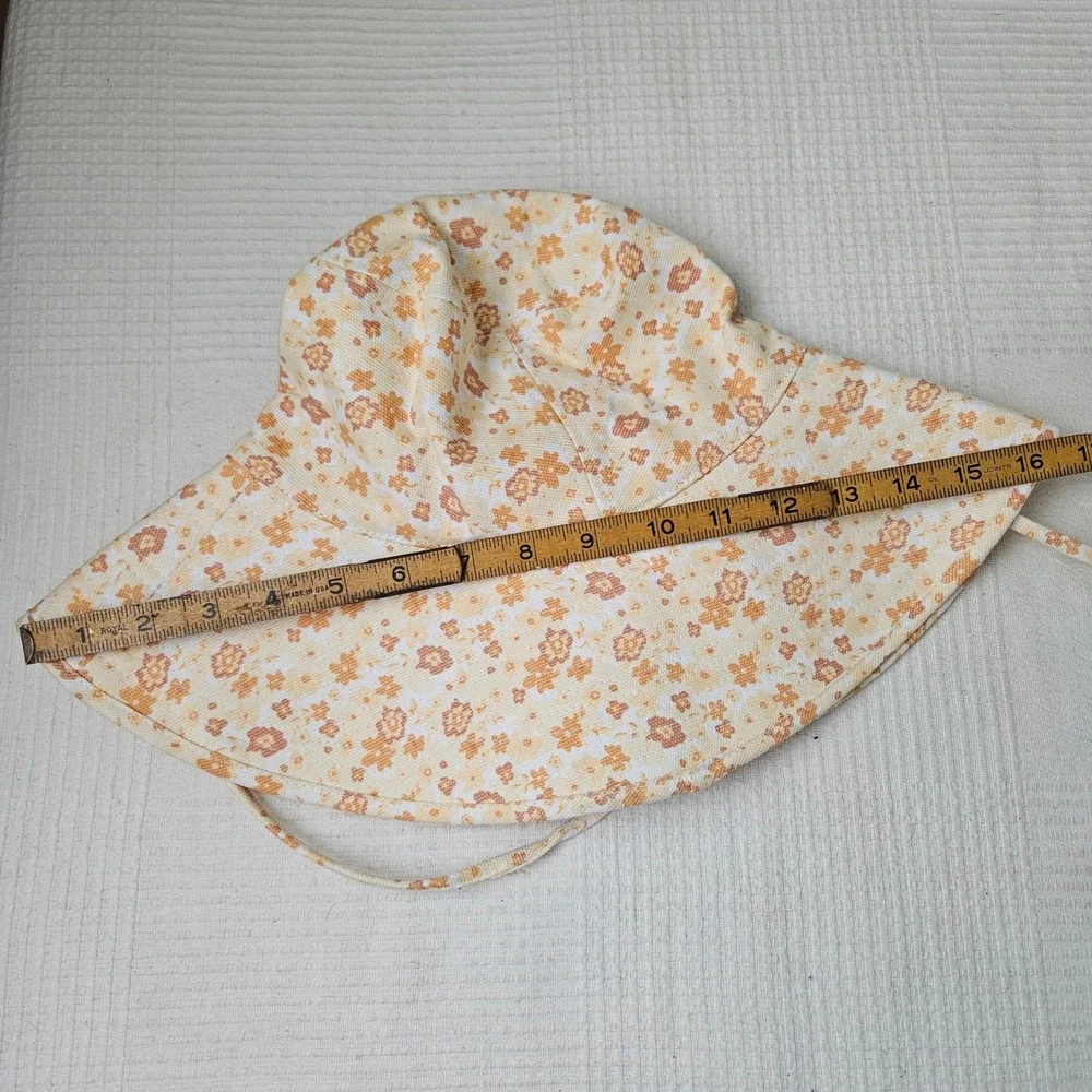 Lack Of Color Holiday Floral Bucket Hat Sz S/M Peach Bloom Canvas‎ Ditsy Print